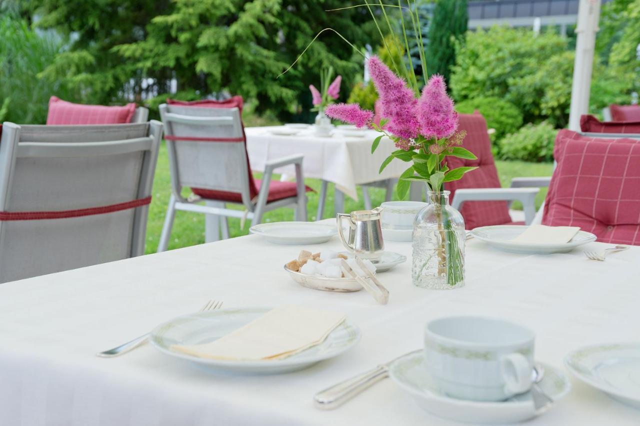 Romantik Waldhotel Mangold Bergisch Gladbach Eksteriør billede